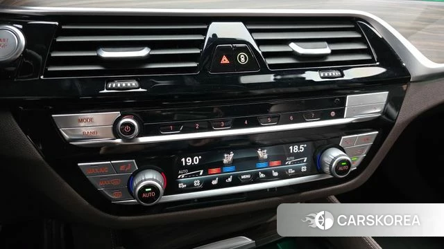 BMW 5 Series (G30) id 3954856 из Кореи 9