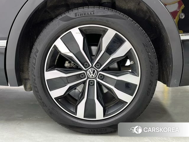 Volkswagen Tiguan L id 4313458 из Китая 9