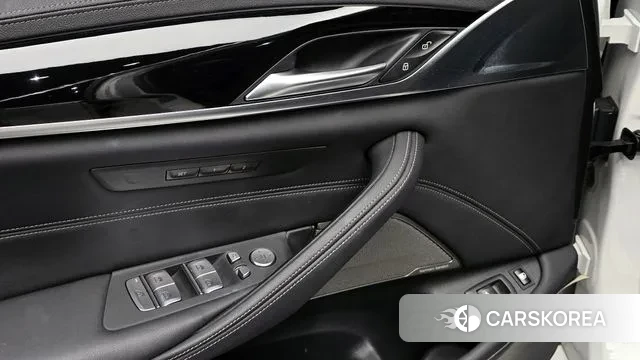 BMW 5 Series (G30) id 2895328 из Кореи 9