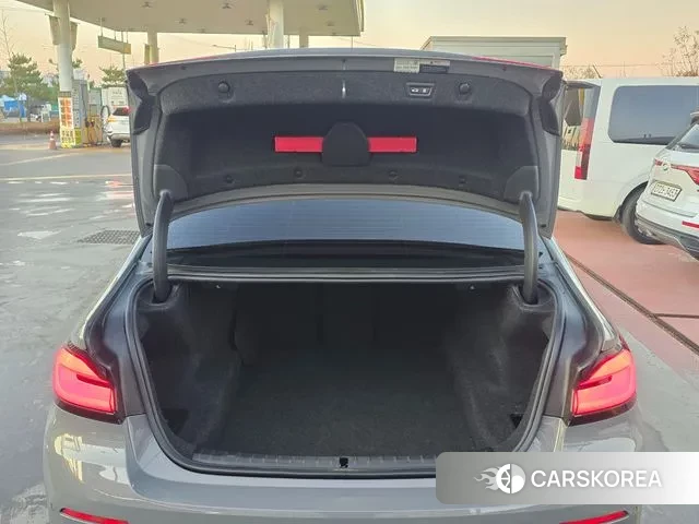 BMW 5 Series (G30) id 3448117 из Кореи 9