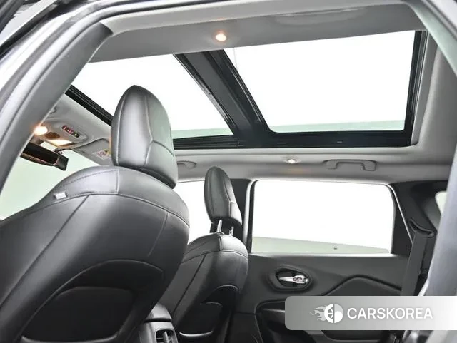 Jeep Cherokee (KL) id 3428923 из Кореи 9