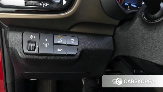 Kia Stonic id 4699015 из Кореи 9