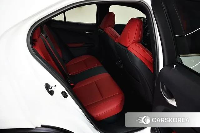 Lexus UX250h id 3777973 из Кореи 9