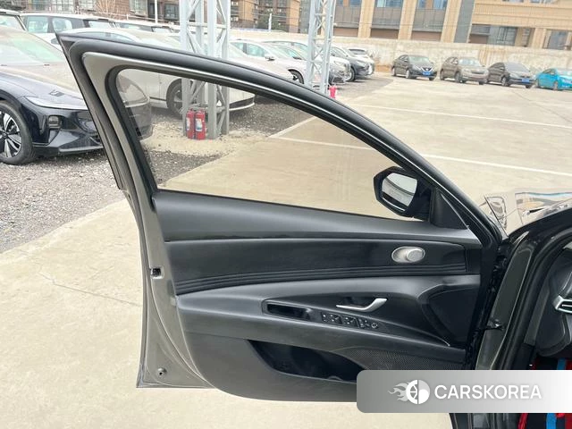 Hyundai Elantra id 4276063 из Китая 9