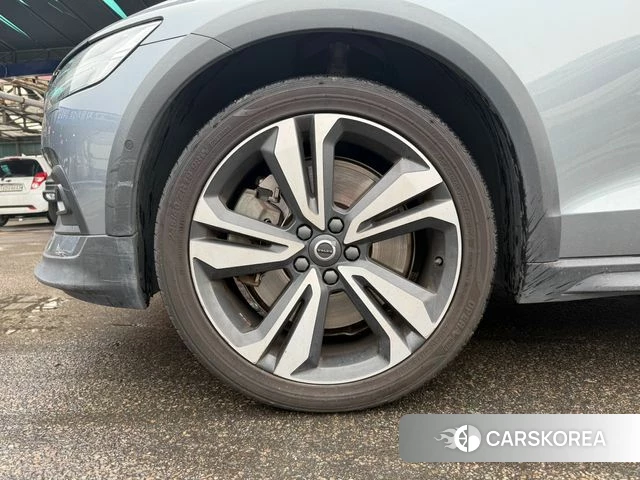 Volvo V60 Cross-Country 2nd Generation id 3916939 из Кореи 9