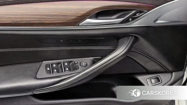 BMW 5 Series (G30) id 3687645 из Кореи 9