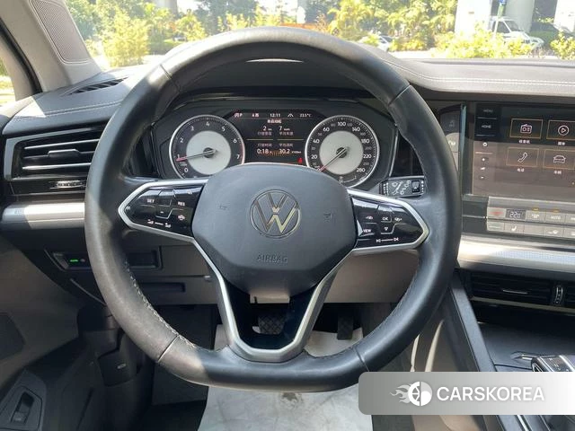 Volkswagen Touareg id 4276678 из Китая 9