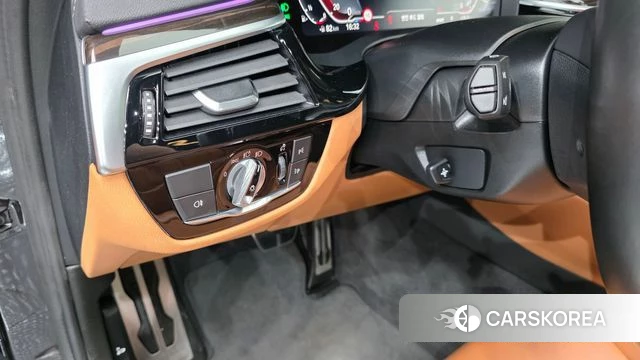 BMW 5 Series (G30) id 4445043 из Кореи 9
