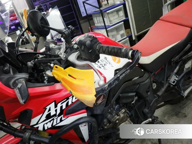Проданный Honda CRF1000L AFRICA TWIN id 3948048 из Японии, фото 9
