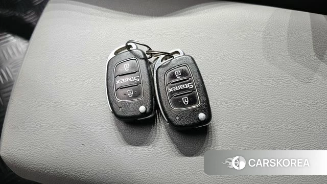 Hyundai The New Grand Starex id 3861442 из Кореи 9