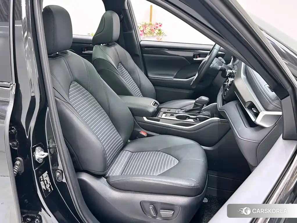 Toyota Crown id 4628120 из Китая 9