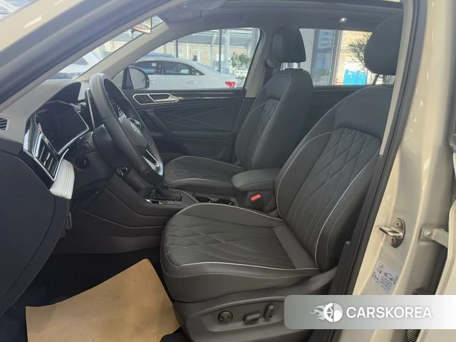 Volkswagen Tiguan L id 4262584 из Китая 9