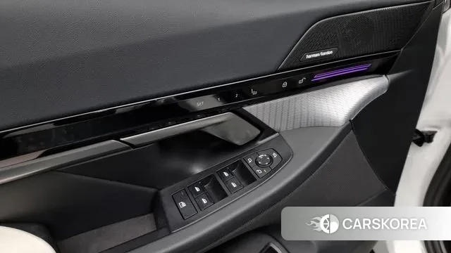 BMW 5 Series (G60) id 3393979 из Кореи 9