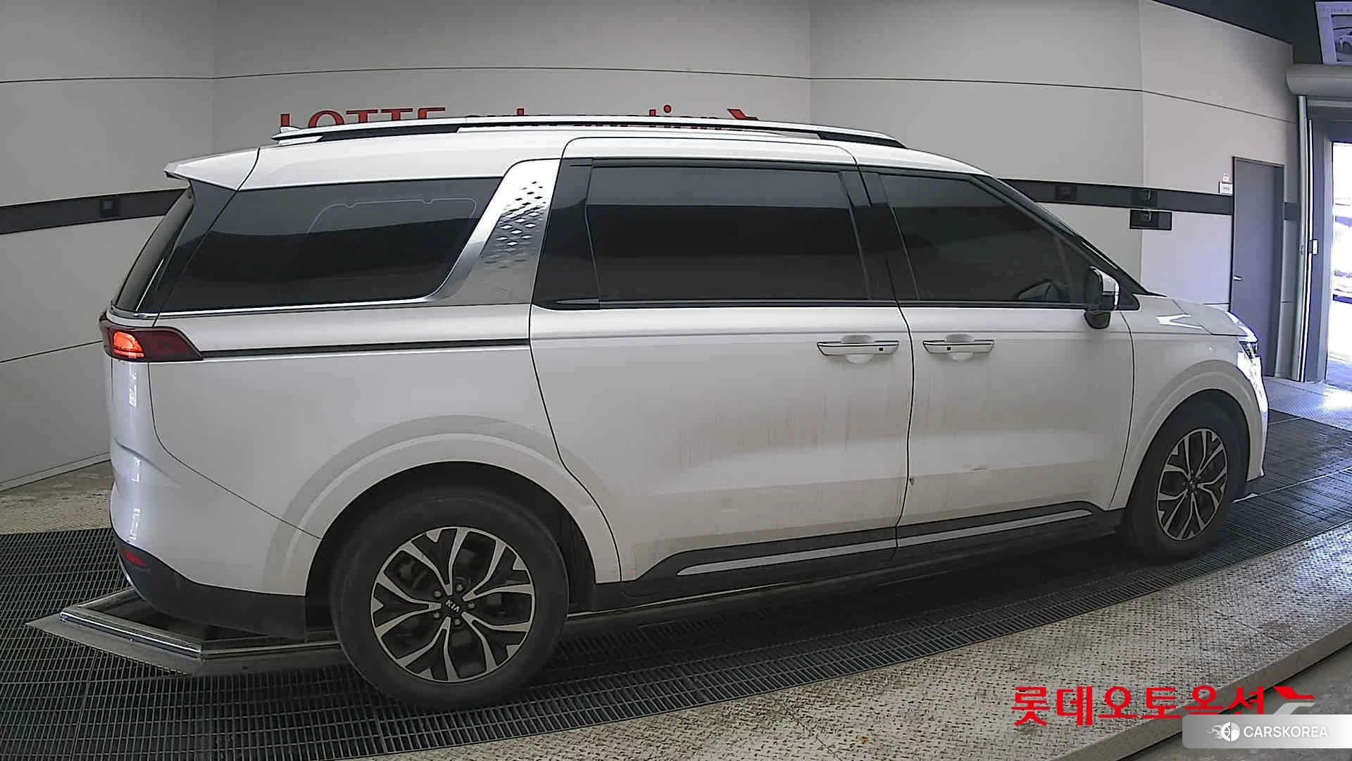 Kia Carnival id 4296914 из Кореи 9