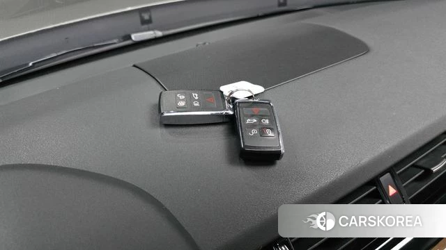 Land Rover Discovery 5 id 4856308 из Кореи 9