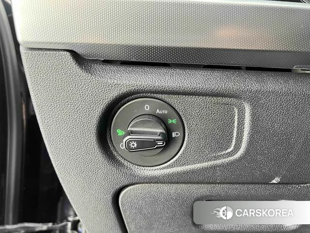 Volkswagen Passat id 4276479 из Китая 9