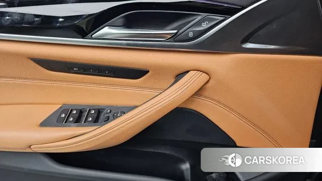 BMW 5 Series (G30) id 2886492 из Кореи 9