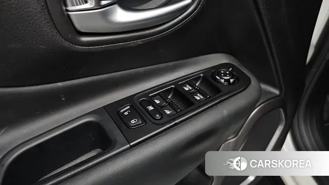 Jeep Renegade id 3721680 из Кореи 9