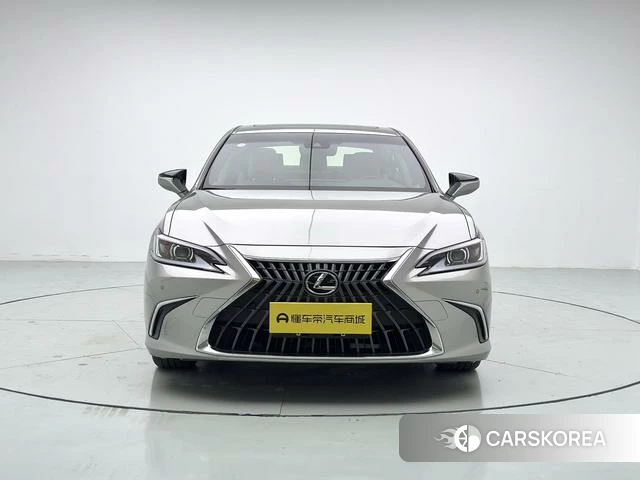 Lexus ES id 4348856 из Китая 9