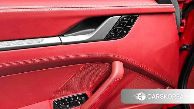 Porsche 911(992) id 4303847 из Кореи 9