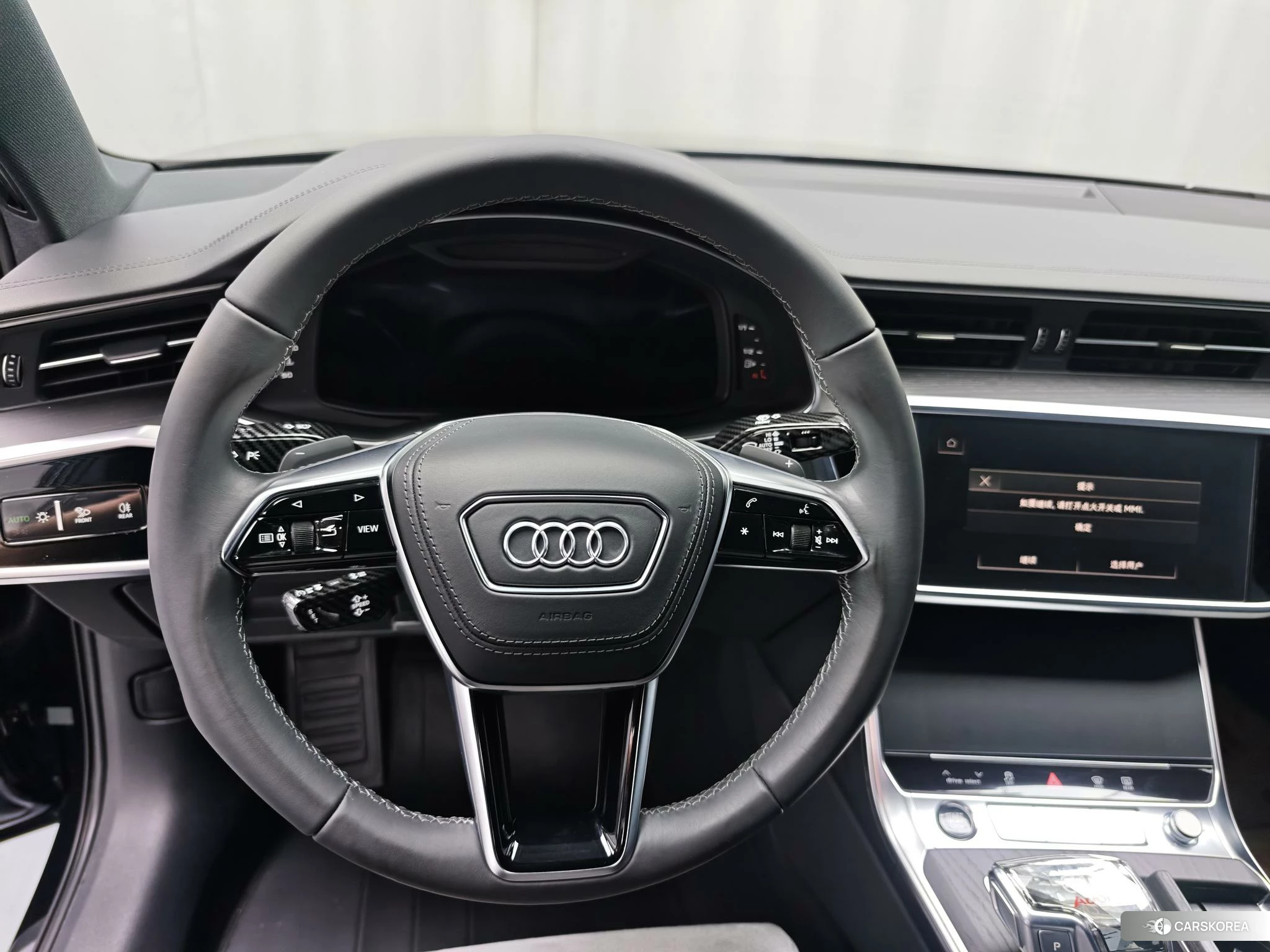 Audi A6L id 4467962 из Китая 9