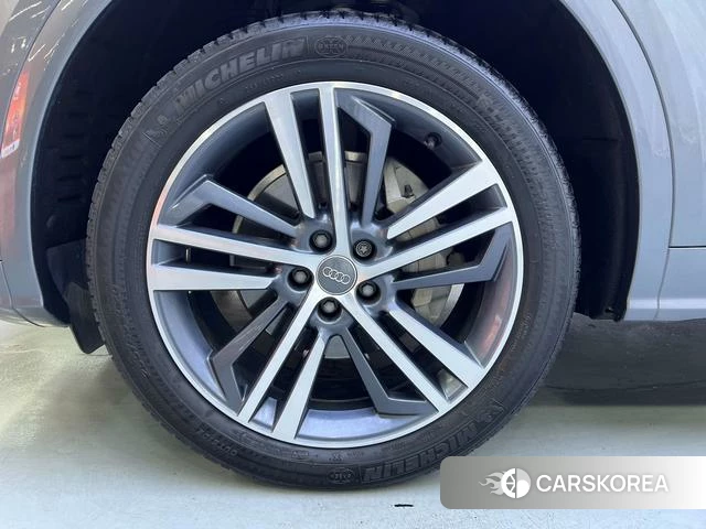 Audi Q5L id 4272106 из Китая 9