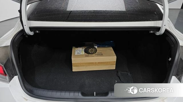 Hyundai Avante (CN7) id 3910293 из Кореи 9