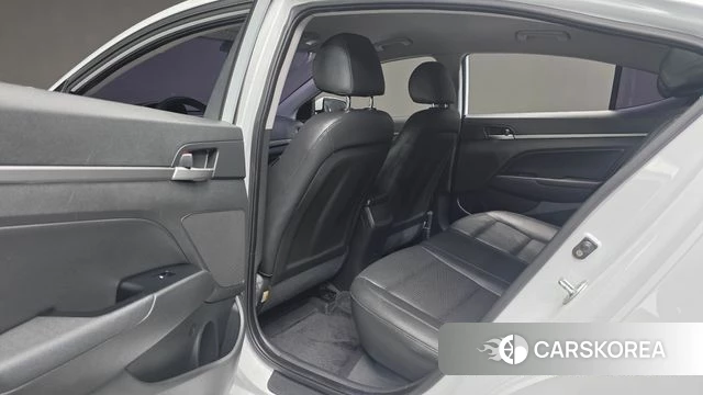 Hyundai Avante AD id 3861840 из Кореи 9