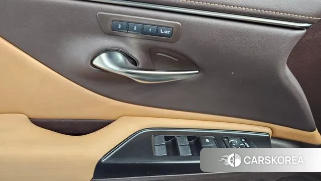 Lexus ES300h 7th generation id 3258757 из Кореи 9