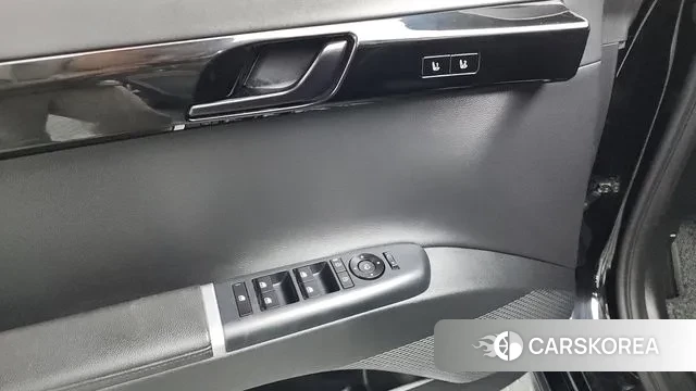 Hyundai Grandeur (GN7) id 3467438 из Кореи 9