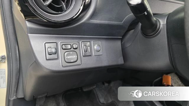 Toyota Prius C id 4285911 из Кореи 9