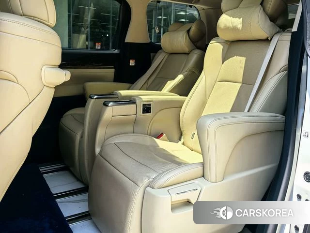 Toyota Elfa id 4272331 из Китая 9