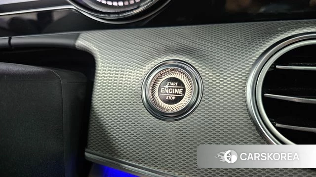 Mercedes-Benz E-Class W213 id 4628735 из Кореи 9
