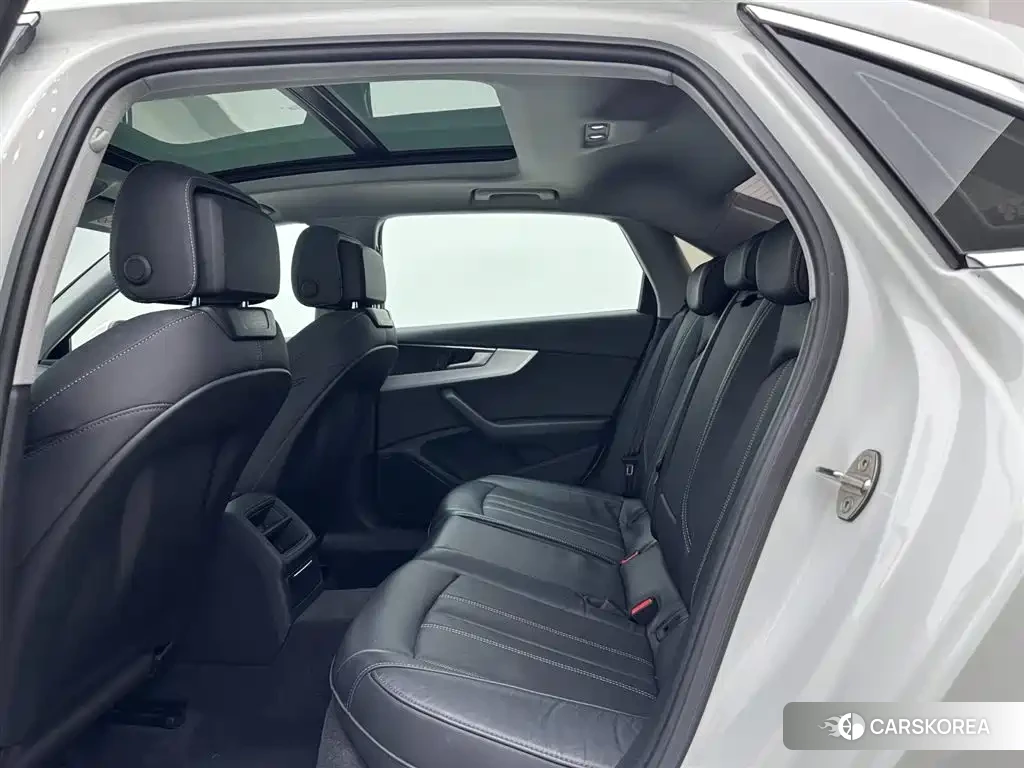 Audi A4L id 4548120 из Китая 10