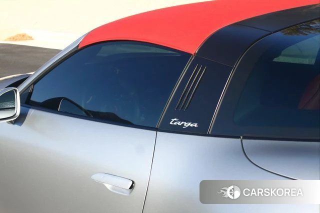 Porsche 911(992) id 4315225 из Кореи 9