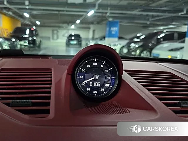 Porsche 911(992) id 3519040 из Кореи 9