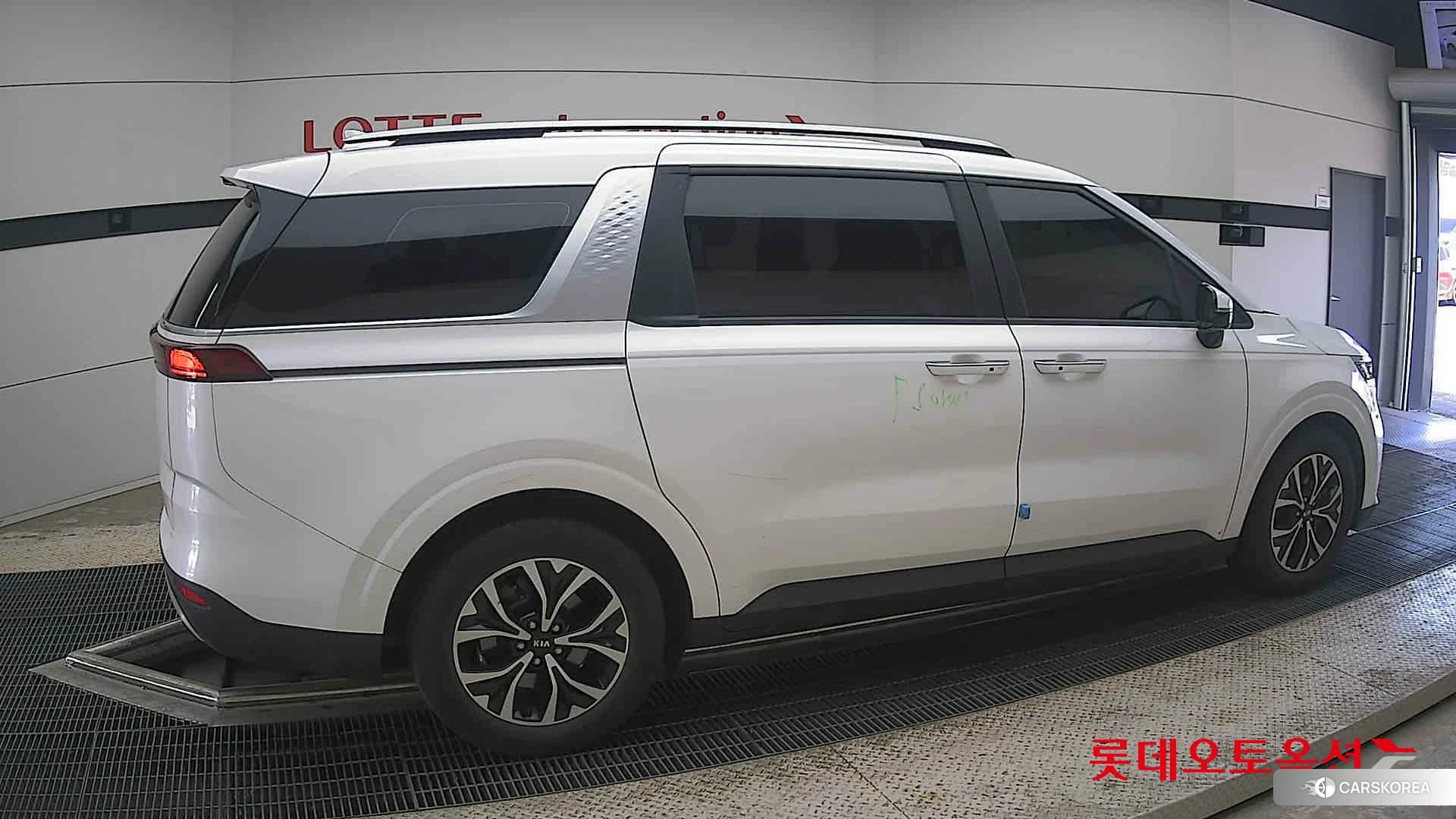 Kia Carnival id 4498424 из Кореи 9