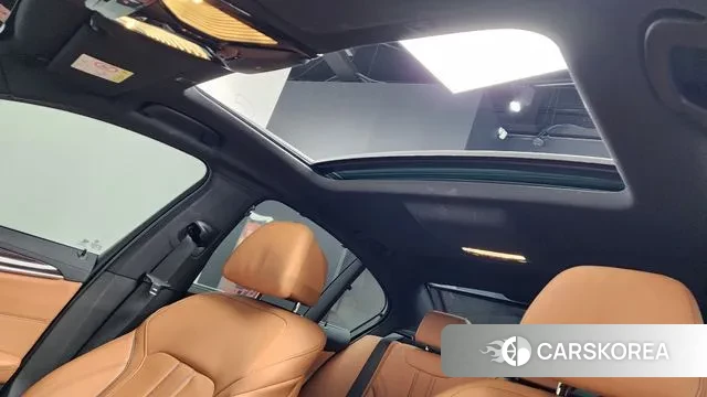 BMW 5 Series (G30) id 3670983 из Кореи 9