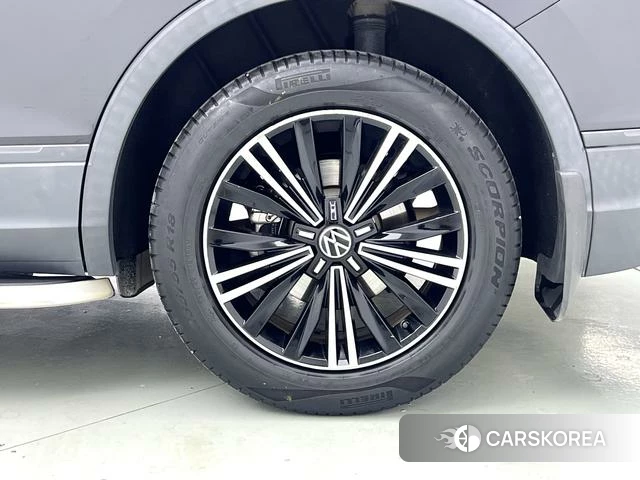 Volkswagen Tiguan L id 4273885 из Китая 9