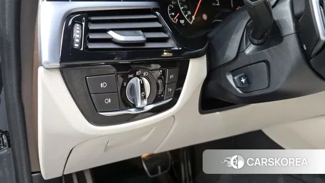 BMW 5 Series (G30) id 3682162 из Кореи 9