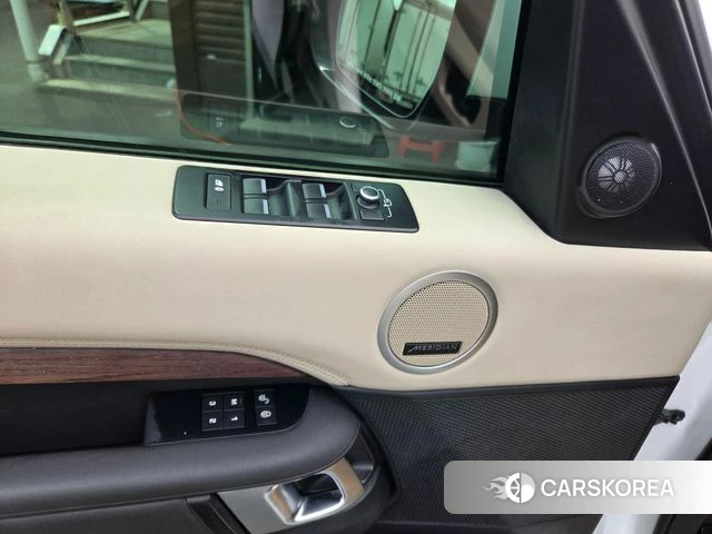 Land Rover Discovery 5 id 4019563 из Кореи 9