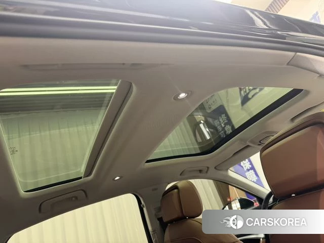 Audi A6L id 4333876 из Китая 9
