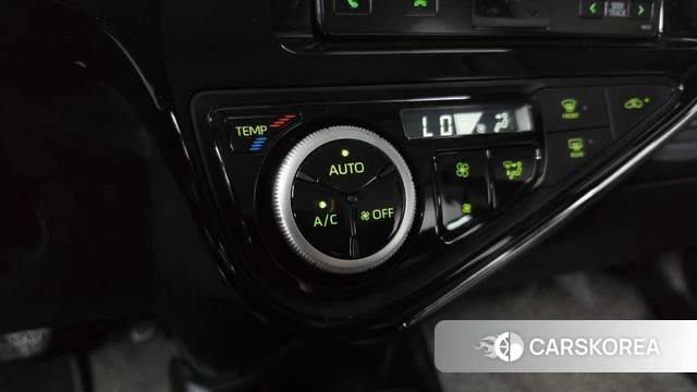 Toyota Prius C id 4667805 из Кореи 9