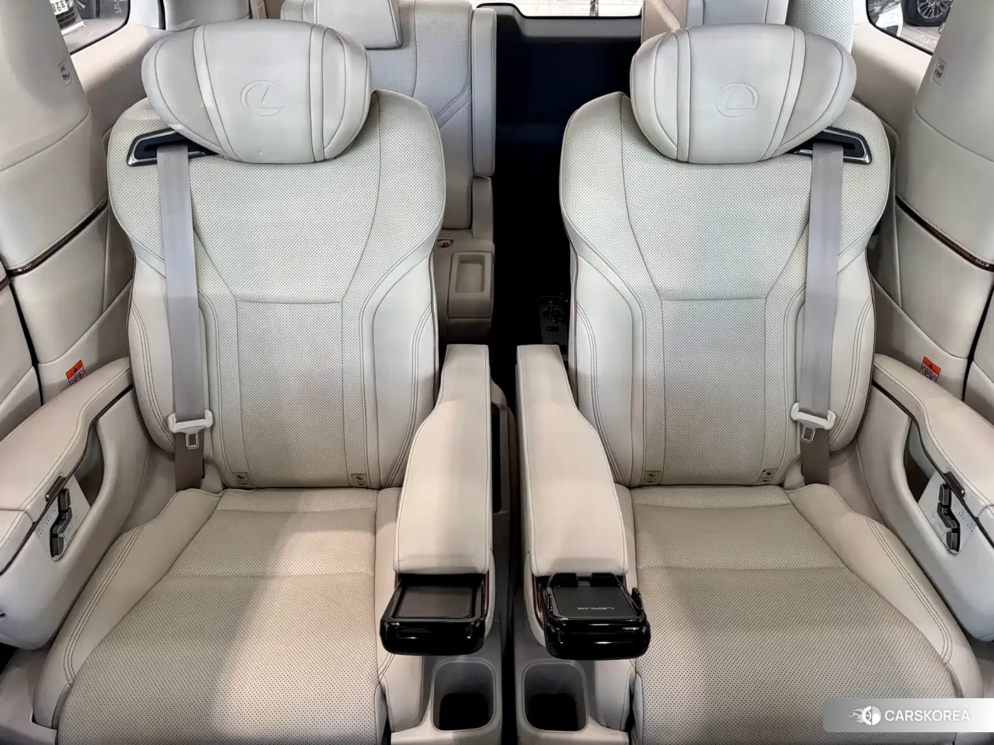 Lexus LM id 4674540 из Китая 9