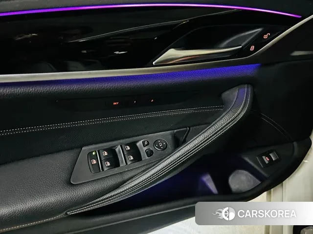 BMW 5 Series (G30) id 3385632 из Кореи 9