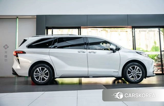 Toyota Saina id 4380364 из Китая 9