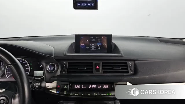 Lexus CT200h id 3380636 из Кореи 9