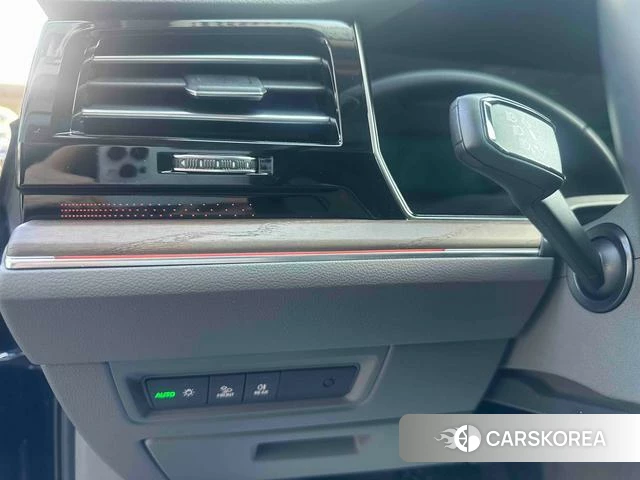 Volkswagen Touareg id 4213918 из Китая 9