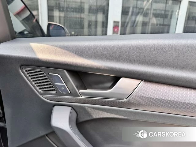 Audi Q5L id 4211480 из Китая 9