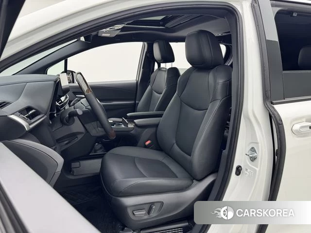 Toyota Saina id 4236631 из Китая 9